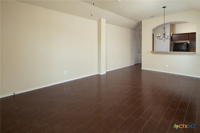 Foto del edificio - 514 Creekside Cir