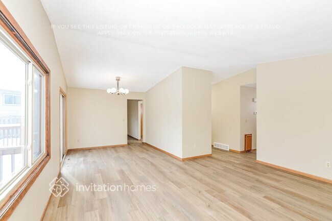 Foto del edificio - 7818 Hampshire Cir N