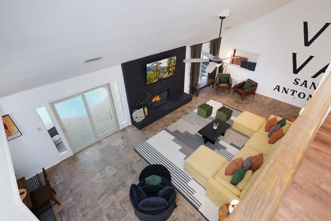 Building Photo - 13603 Oak Cabin