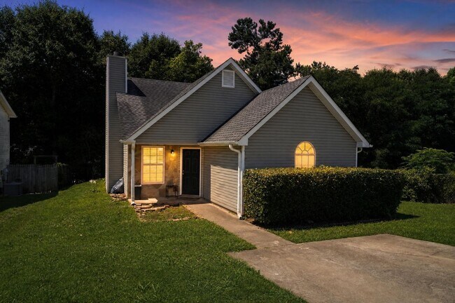 Building Photo - 327 Autumn Lake Dr