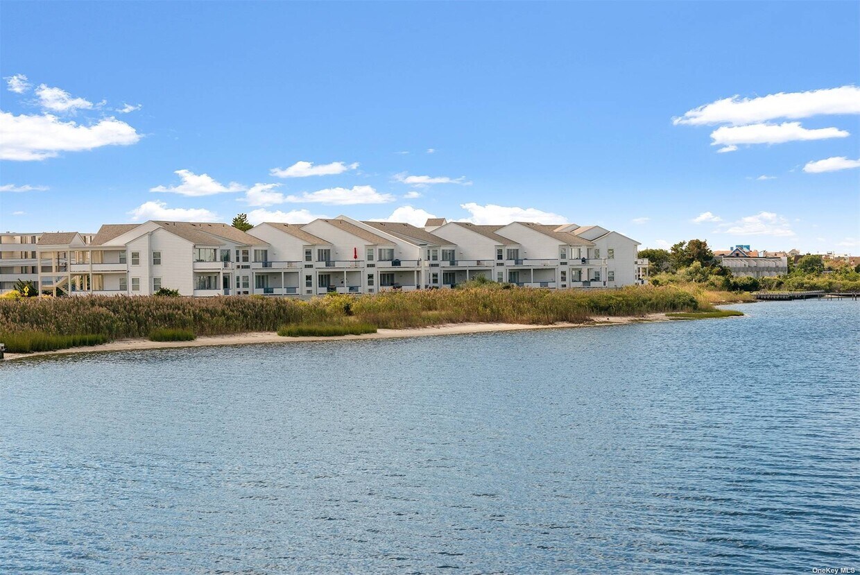 260 Dune Rd Unit 123, Westhampton Beach, NY 11978 Condo for Rent in