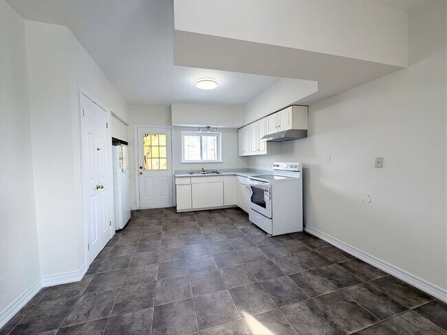 Photo du bâtiment - 6 Caithness St W