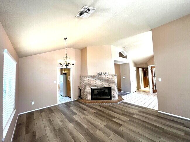Building Photo - Spacious 4 Bed / 2 Bath Home with Loft, Fireplace & Beautiful Outdoor Entertaining Area!
