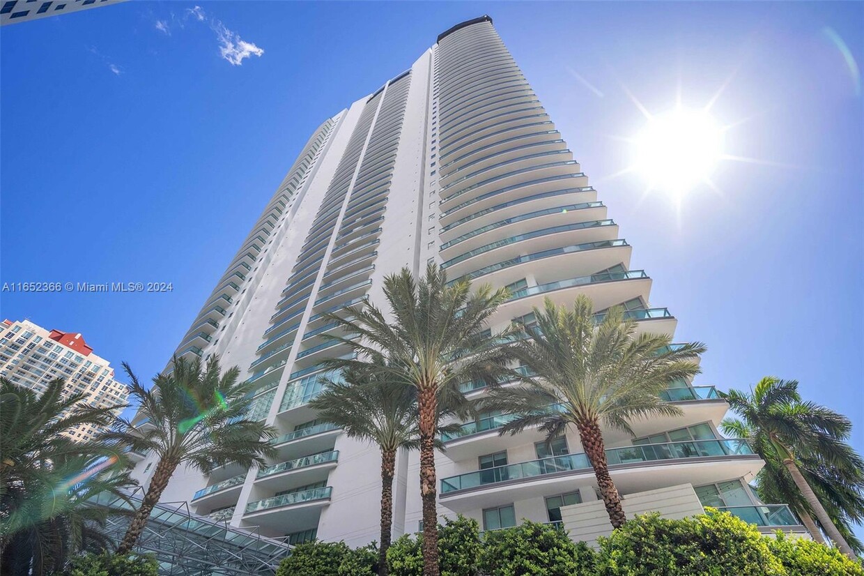 Foto principal - 1331 Brickell Bay Dr