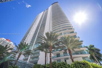 Building Photo - 1331 Brickell Bay Dr