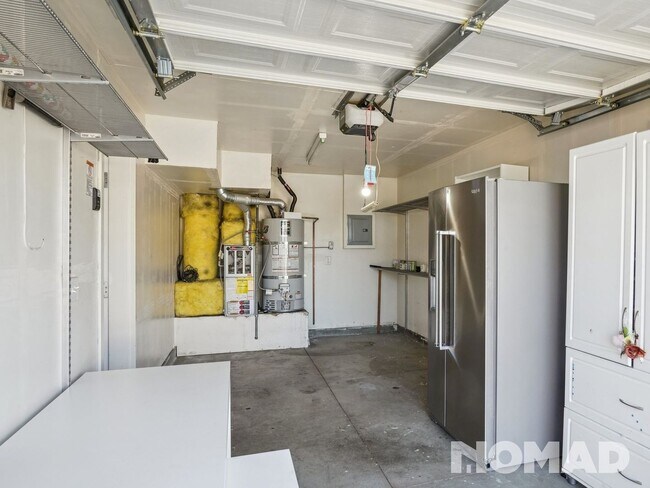 Building Photo - 3 Bedroom Single Family Home in Oakland