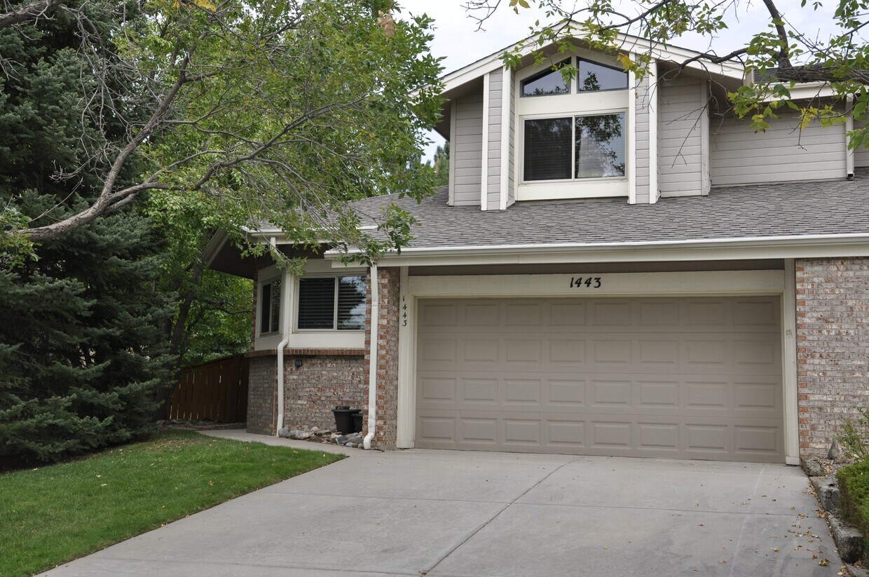 Primary Photo - 1443 Briar Cir
