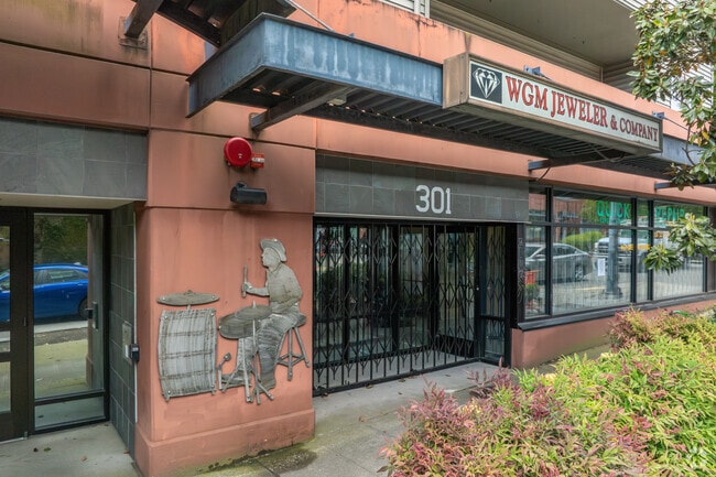 Building Photo - Main Street Condominium