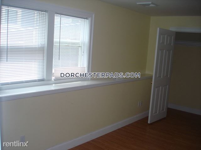 Foto del edificio - 102 Pierce Ave