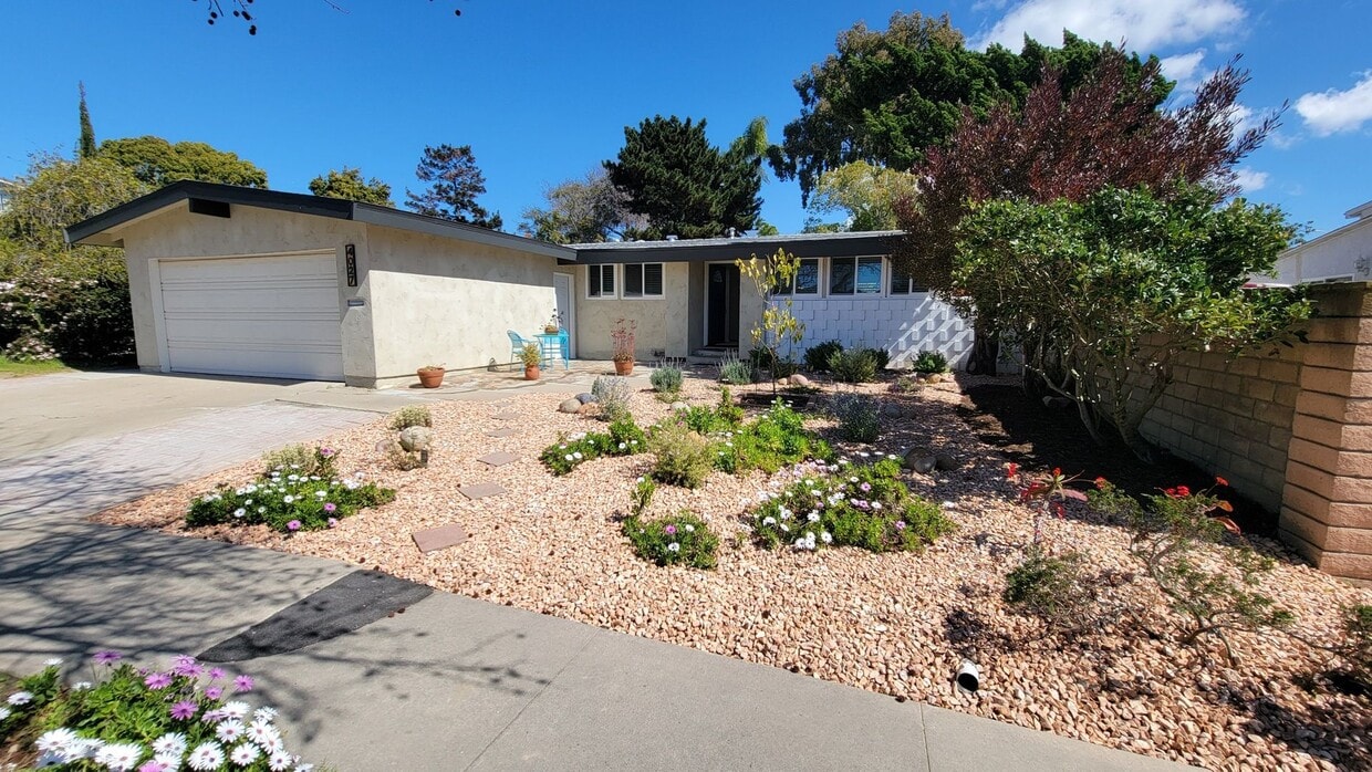 Primary Photo - Beautifully renovated 4bd/2ba home in Bay Ho!