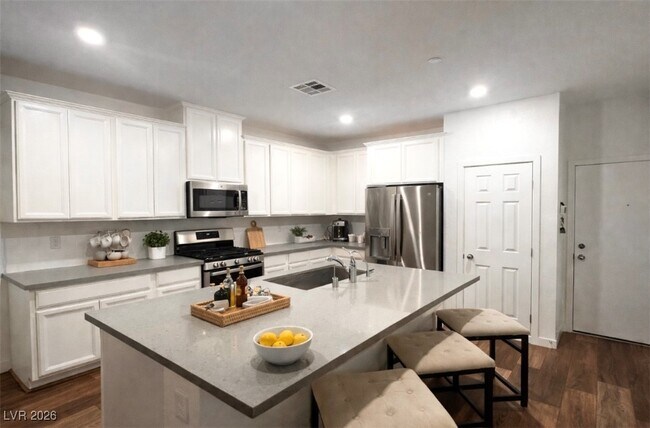 Building Photo - 965 Nevada State Dr