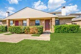 Foto principal - 2 Bedroom in Irving With Large 2 Car Garage!