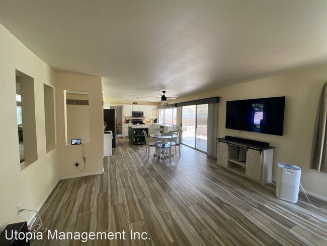 Foto del edificio - 4 br, 3 bath House - 2732 Dearborn Ave.