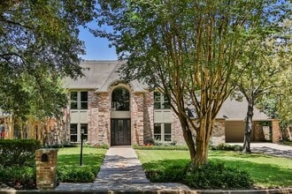 Building Photo - 810 Herdsman Dr