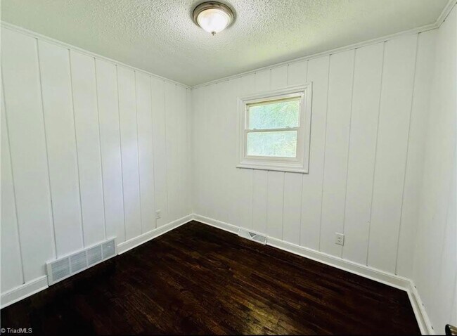Foto del edificio - 312 Hickory Ln