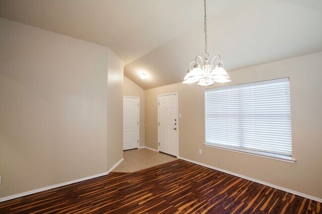Foto del edificio - 709 Alder Dr