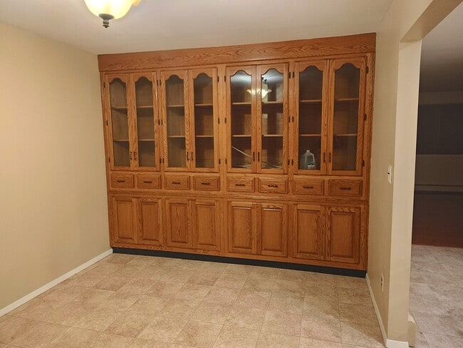 Unique built cabinets - 32 Scooter Ln