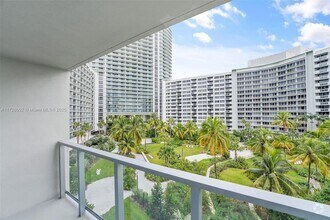 Building Photo - 1500 Bay Rd