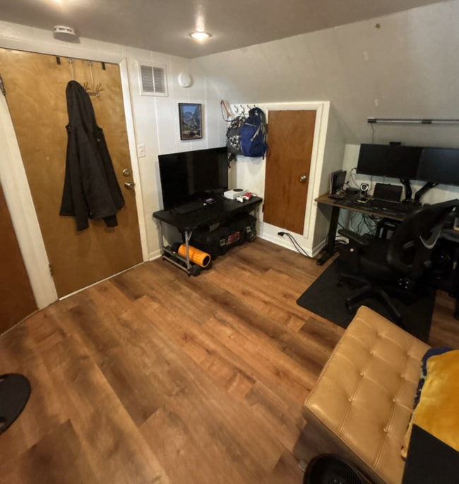 Building Photo - Studio space w/ private bathroom in Lakewood  **Move-In Special**