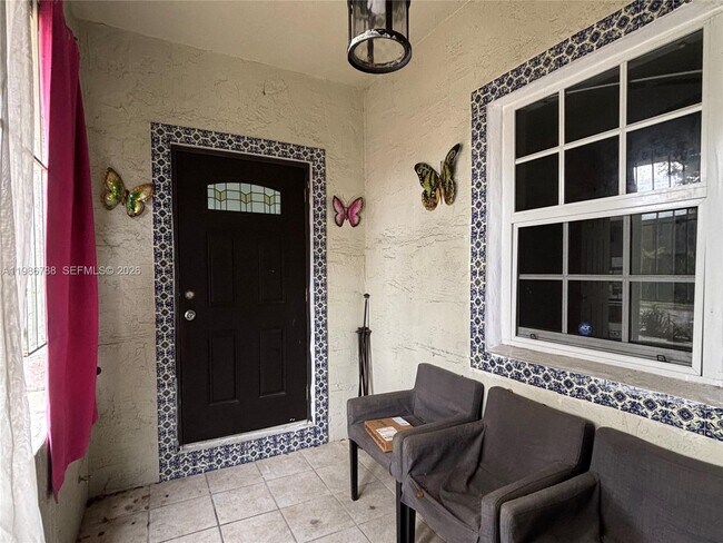 Foto del edificio - 521 NW 48th St