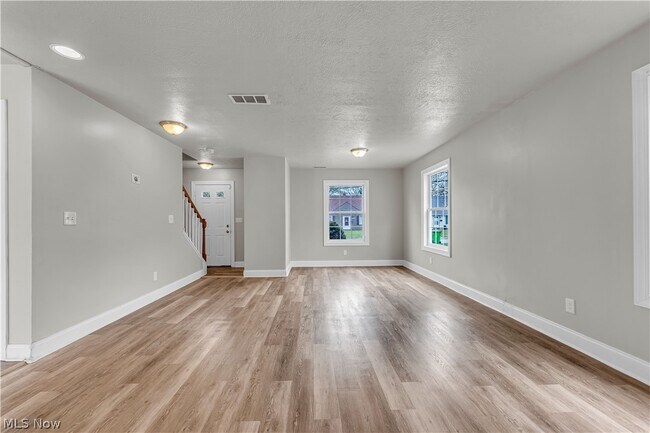 Building Photo - 23338 Williams Ave