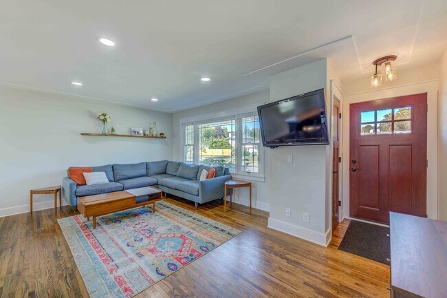 Foto del edificio - 2044 Morgan Ave