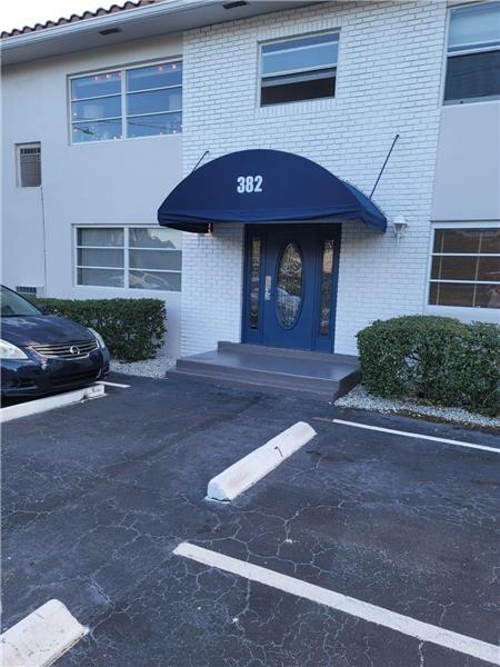 Primary Photo - 382 E Royal Palm Rd