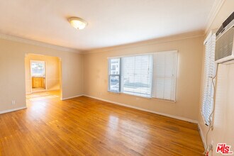 Building Photo - 8537 Cashio St