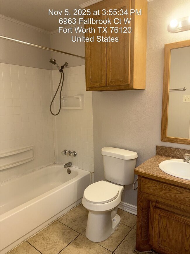 Foto del edificio - 6963 Fallbrook Ct W