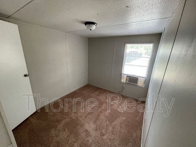 Foto del edificio - 2242 N Main St