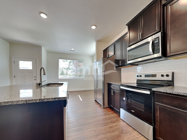 Foto del edificio - 33013 Lookout Ln