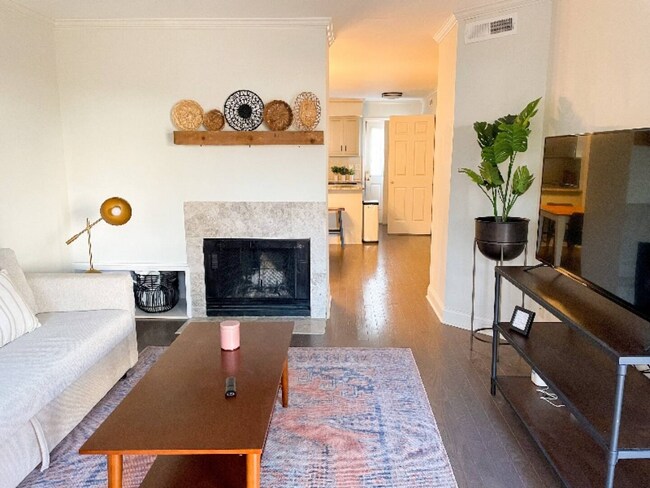 Foto del edificio - 2817 Hazelwood Dr