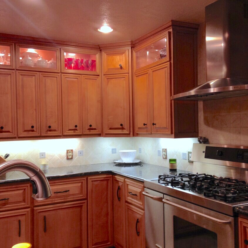 Building Photo - 910 Garver St