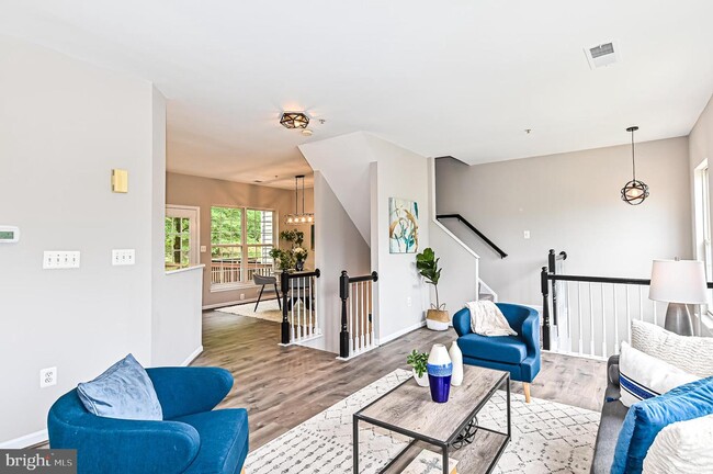 Building Photo - 1908 Mississippi Ave SE