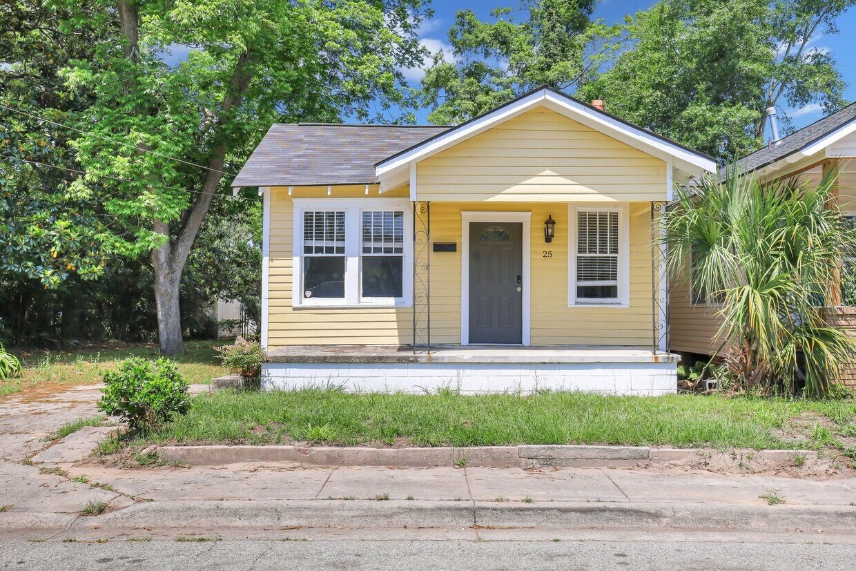 Primary Photo - Cozy 2-Bedroom, 1-Bathroom House at Savannah