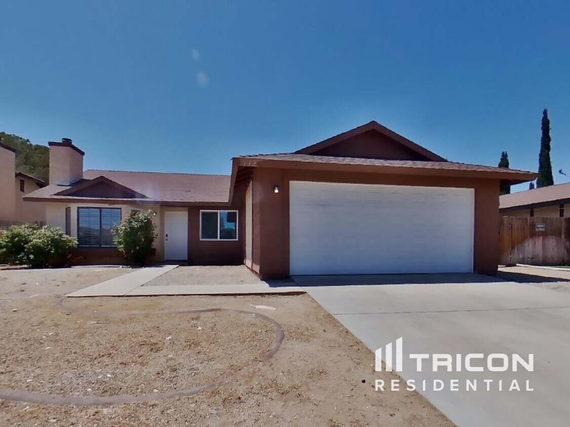 Foto principal - 532 E Ave J 9