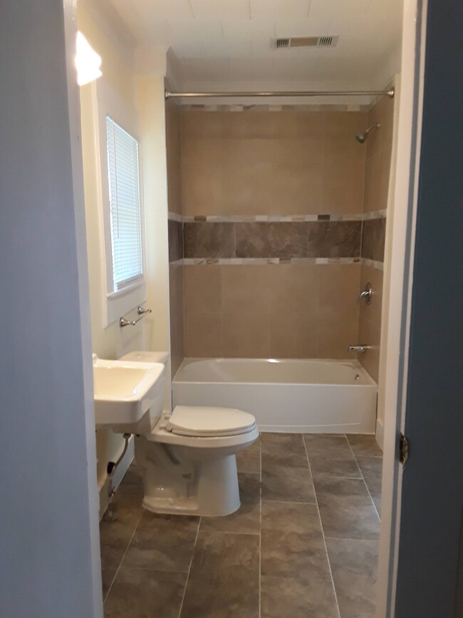 Bathroom - 713 Melrose St