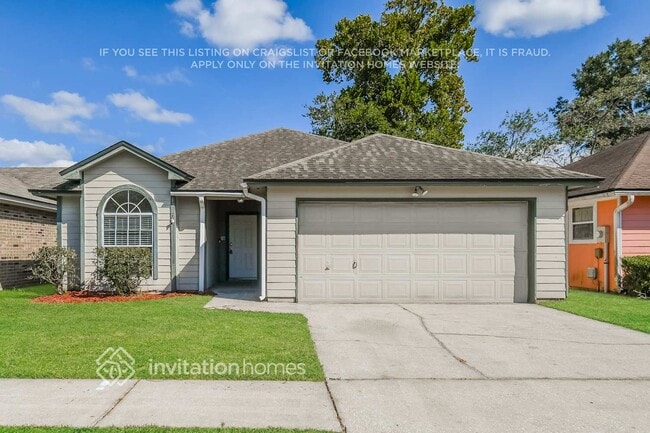 Building Photo - 1730 Ashwood Cir