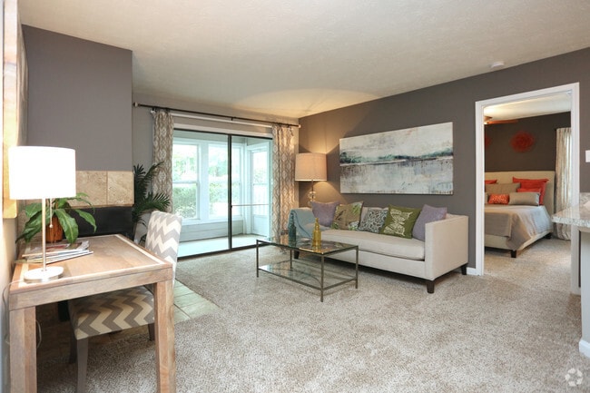 2BR, 2BA - 1,100 SF - 2200 Big Creek Apartments