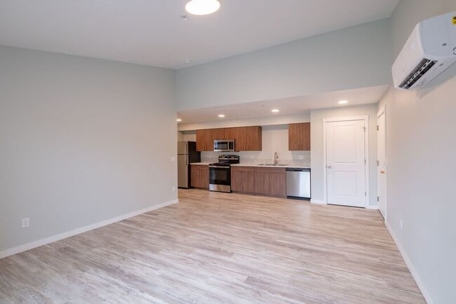 Building Photo - 13001 S Crompton Lane