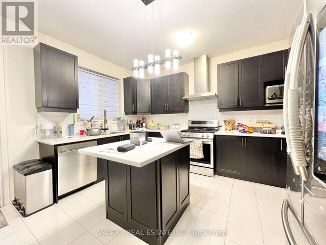 Building Photo - 11 O'Connor Cres