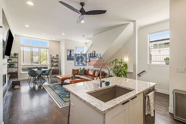 Foto del edificio - 2349 Decatur St