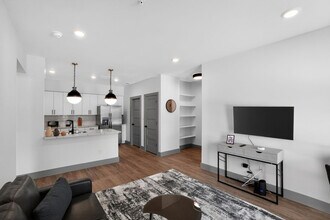 Building Photo - 2450 Wickersham Ln