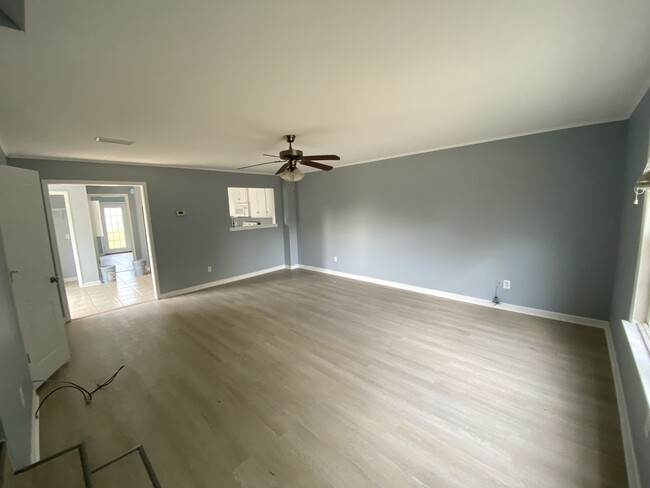 Living Room - 122 Coral Ln