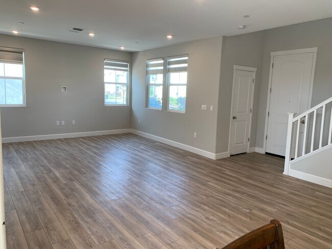 Building Photo - Beautiful 2021 Mountain House Home 3 Bedro...