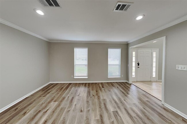 Building Photo - 8302 Hot Springs Dr