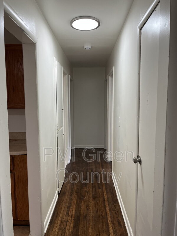 Foto del edificio - 1547 E 51st St N