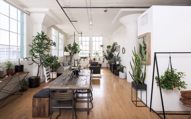 Foto del edificio - 420 S San Pedro St