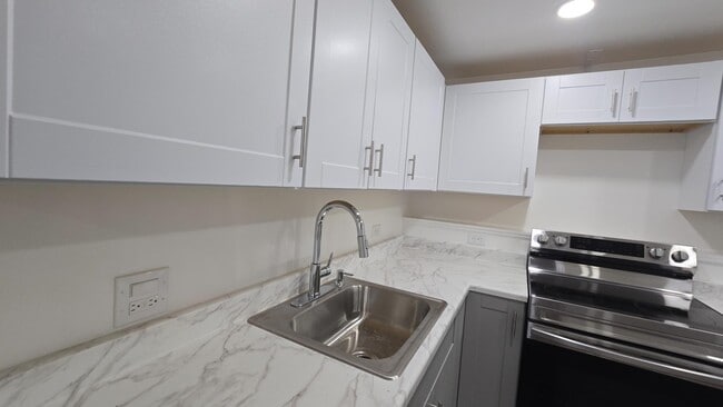 Building Photo - 7955 S 3685 W