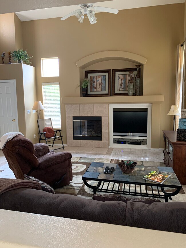 Foto del edificio - 5041 Running Rapids Ave